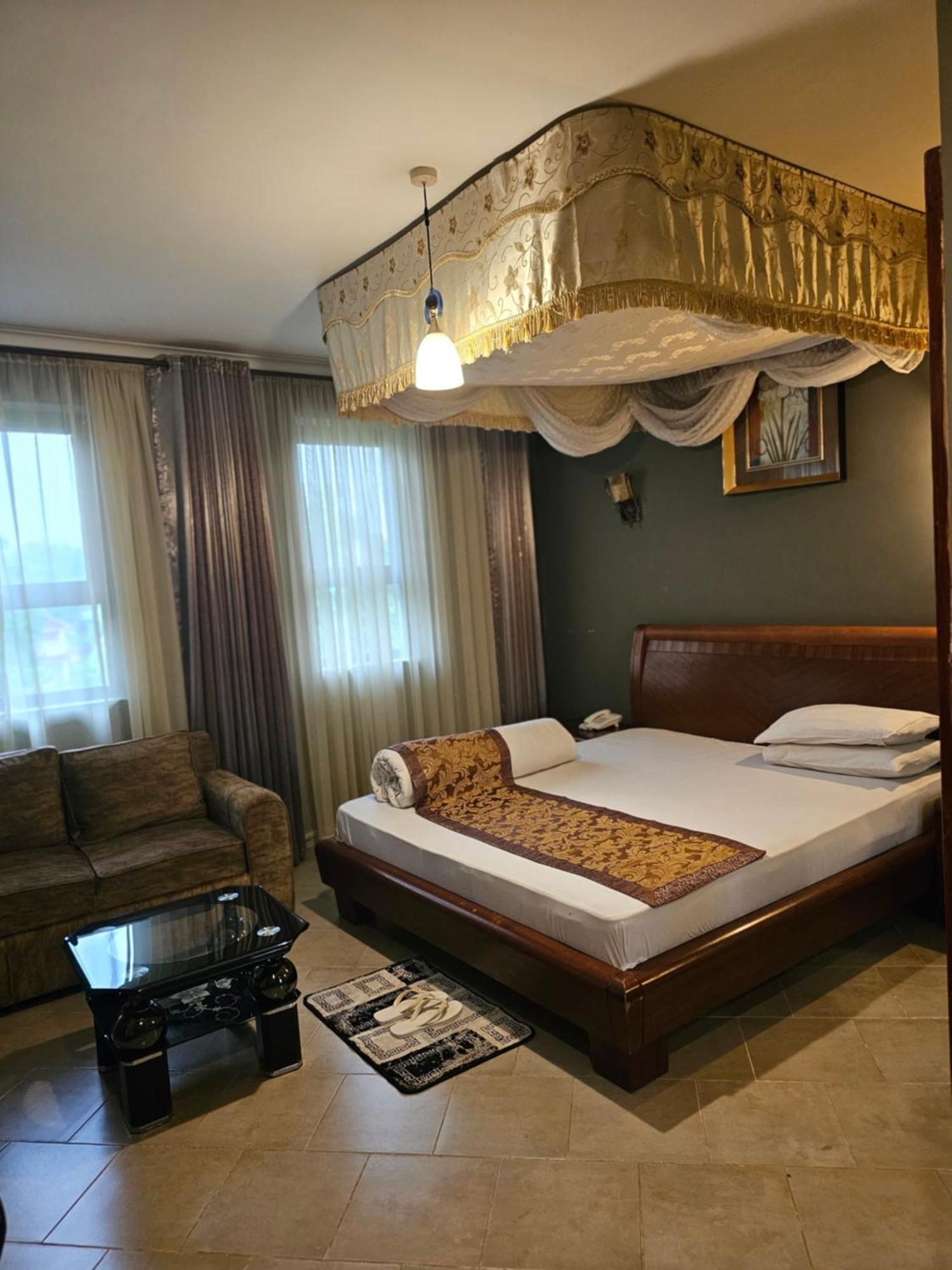 Lush Garden Hotel Аруша Экстерьер фото